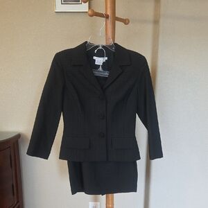 Maggy London, Women's Black Suit, Size 6
